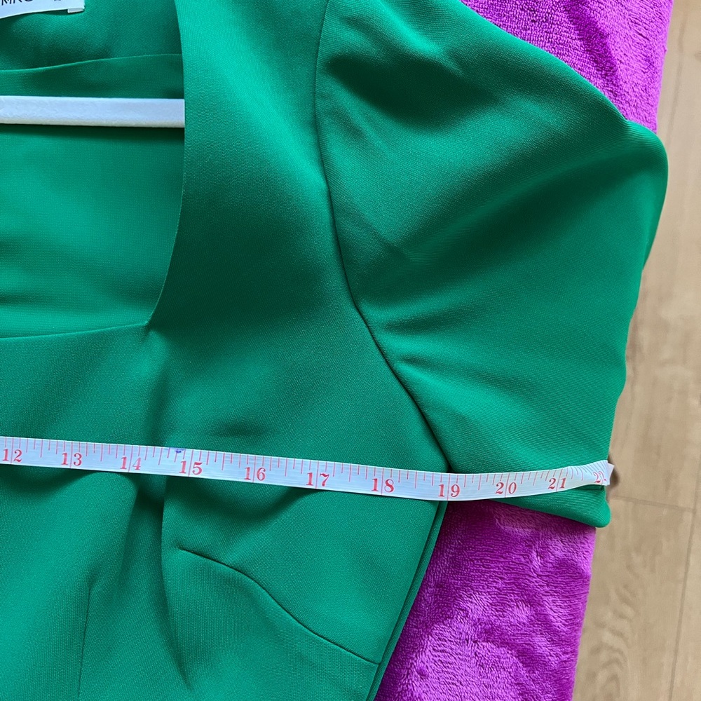 NWOT Bright green long sleeve dress - Picture 13 of 13